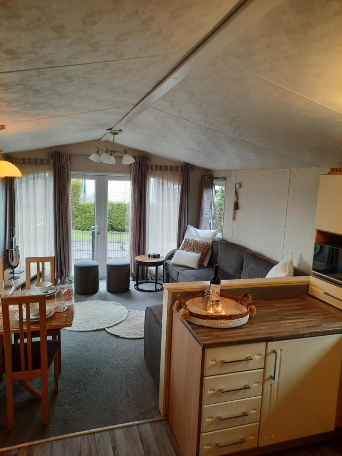 Vakantienoord, Chalet 6P With Veranda, Located In Friesland, 5 Stars Camping On The Lake Suameer エクステリア 写真