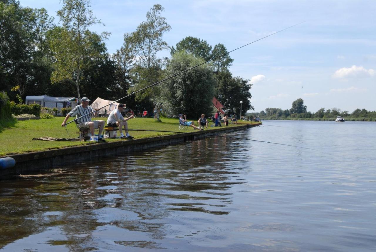 Vakantienoord, Chalet 6P With Veranda, Located In Friesland, 5 Stars Camping On The Lake Suameer エクステリア 写真